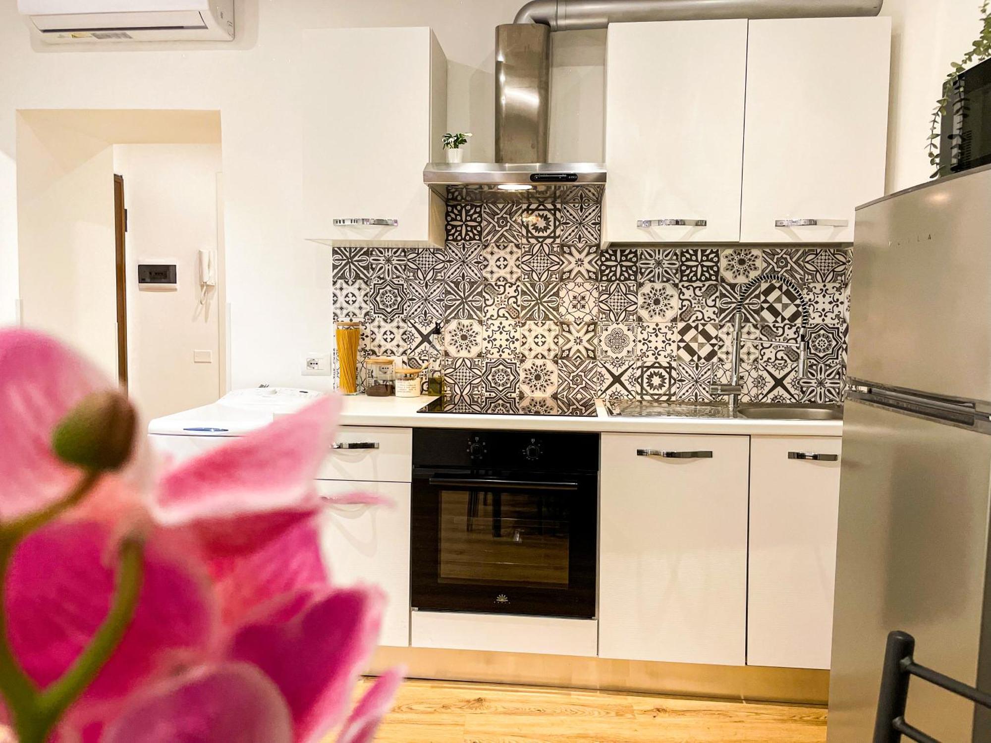 Exclusive In The Center 5 Min Train Station Apartment Genoa
