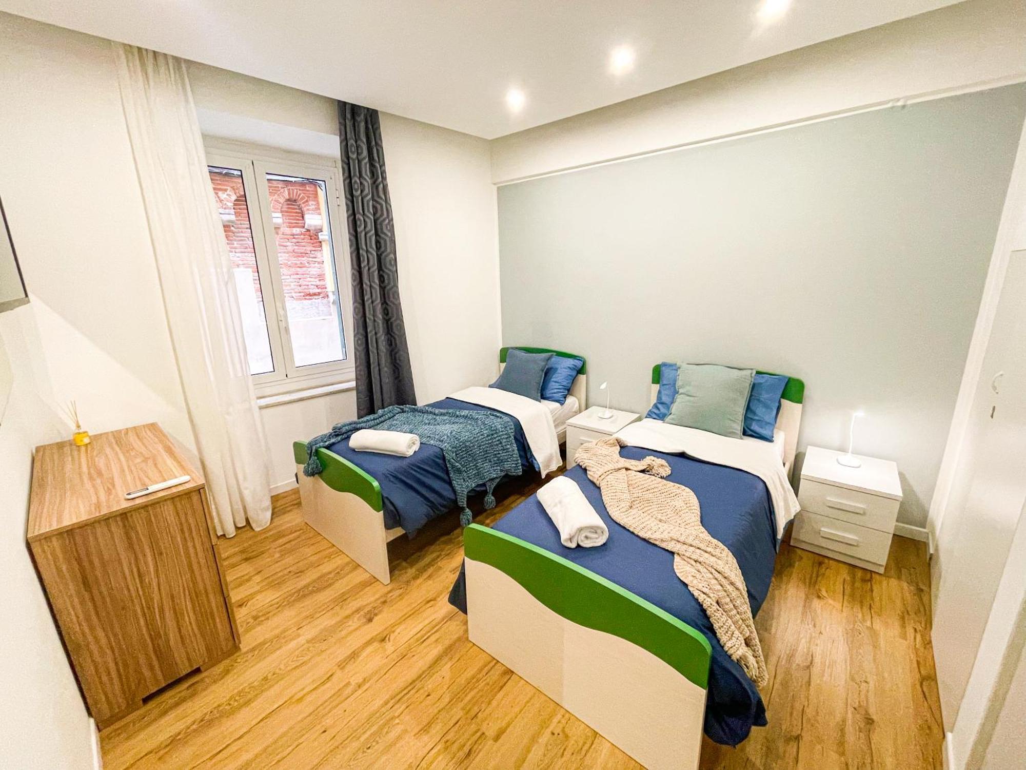 Exclusive In The Center 5 Min Train Station Apartment